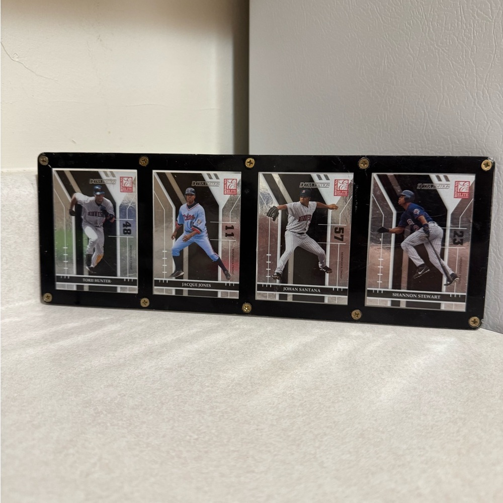 Display 4 Minnesota Twins 2004 Elite Trading Cards hunter jones Santana Stewart